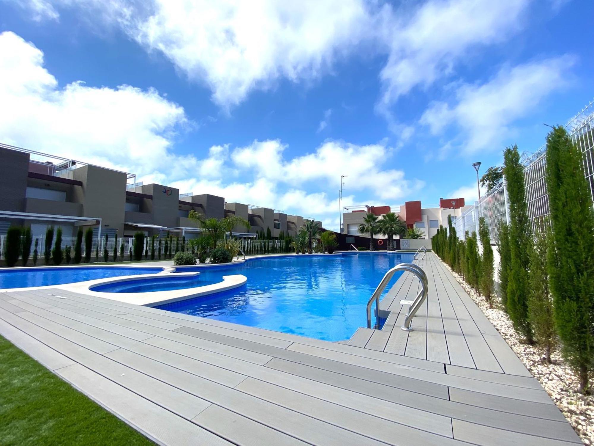 Magnifico Apartamento De Planta Alta La Isla Torrevieja Exterior photo